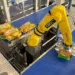 sorprende la delicadeza con la que este robot manipula la verdura