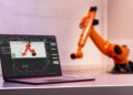 Software iiQKA.OS2 de KUKA para programación de robots industriales con certificación de ciberseguridad IEC 62443-4-2